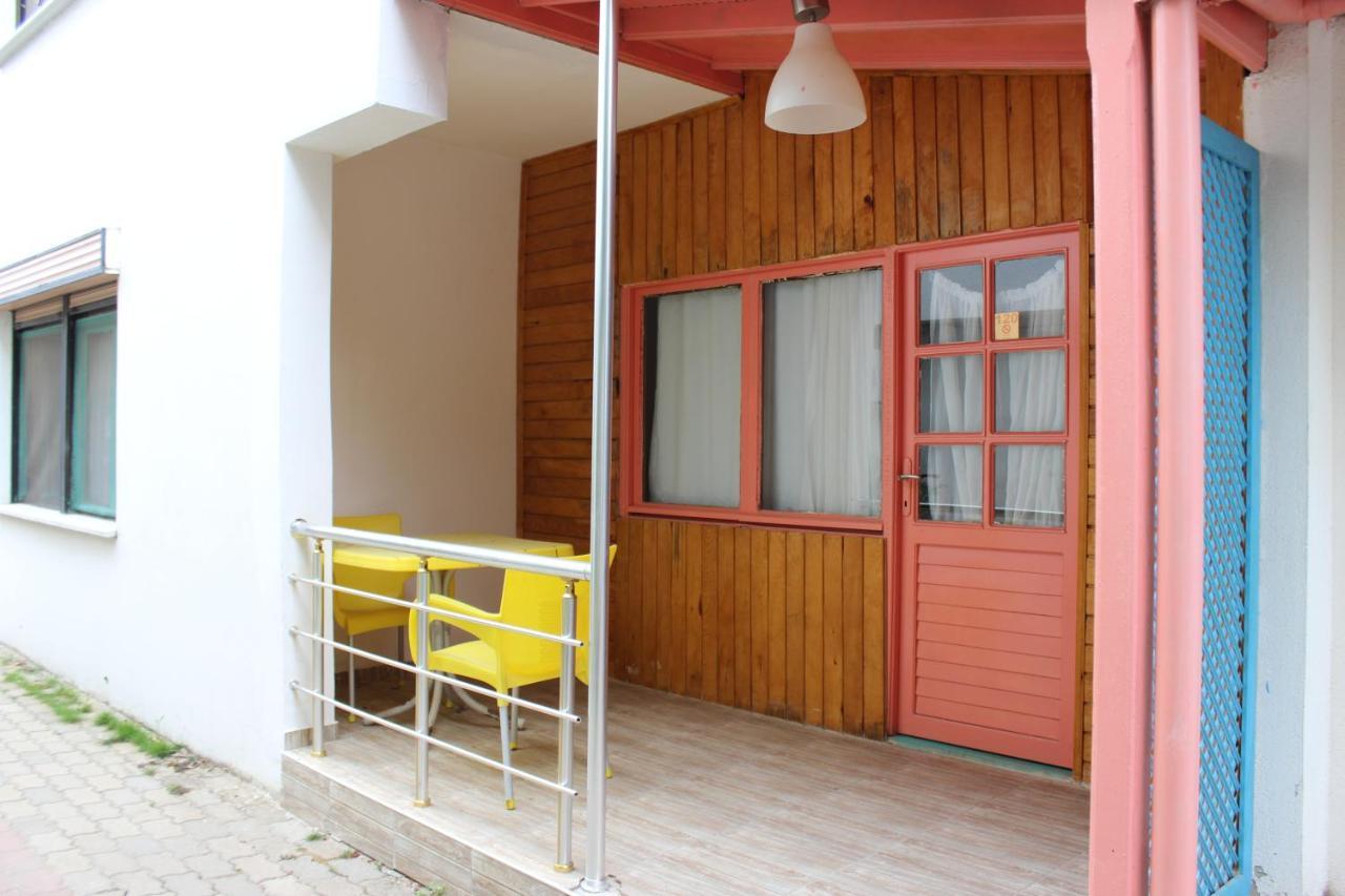 טקירדג Hotel Ennis Inn מראה חיצוני תמונה